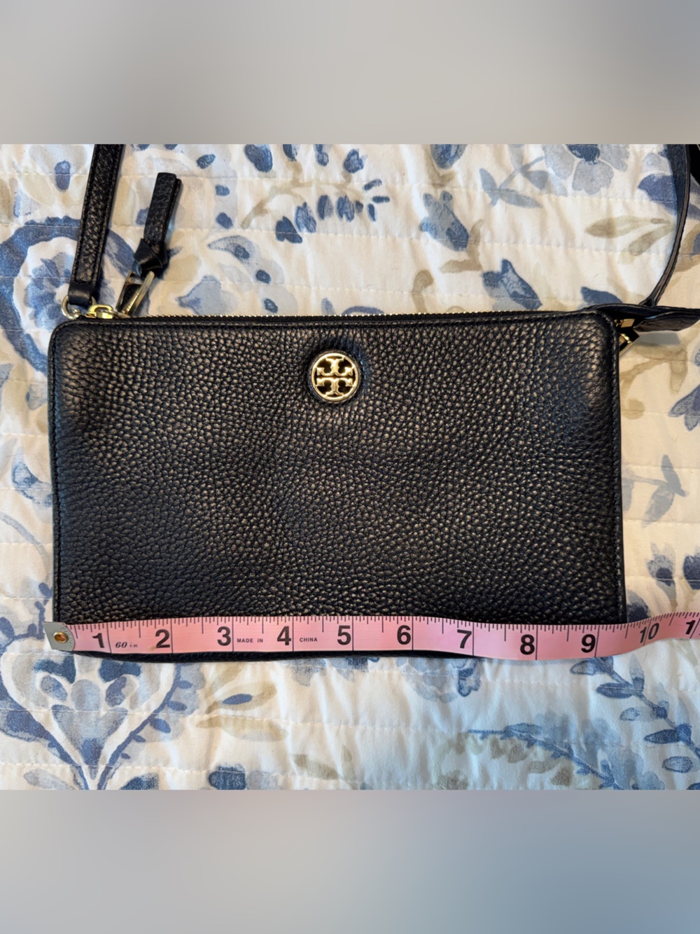 Tory Burch Black Pebbled Leather Crossbody with Gold Logo - Picture 3 of 5